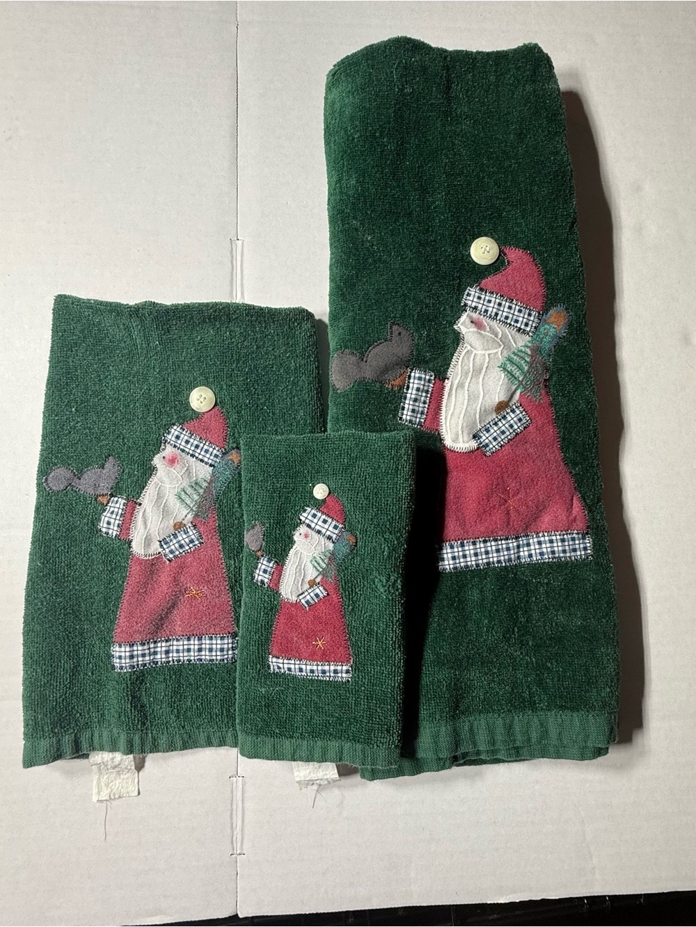 Vintage Green Santa Appliqué Holiday Hand Towel Set - Festive Green
